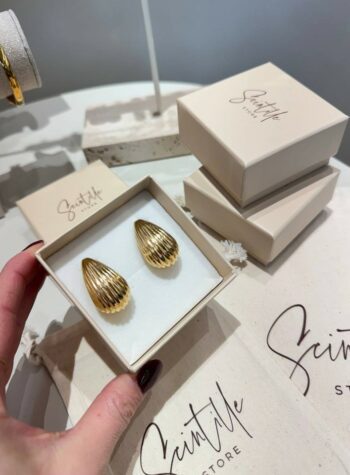 Shop Online Orecchini a goccia effetto conchiglia dorati