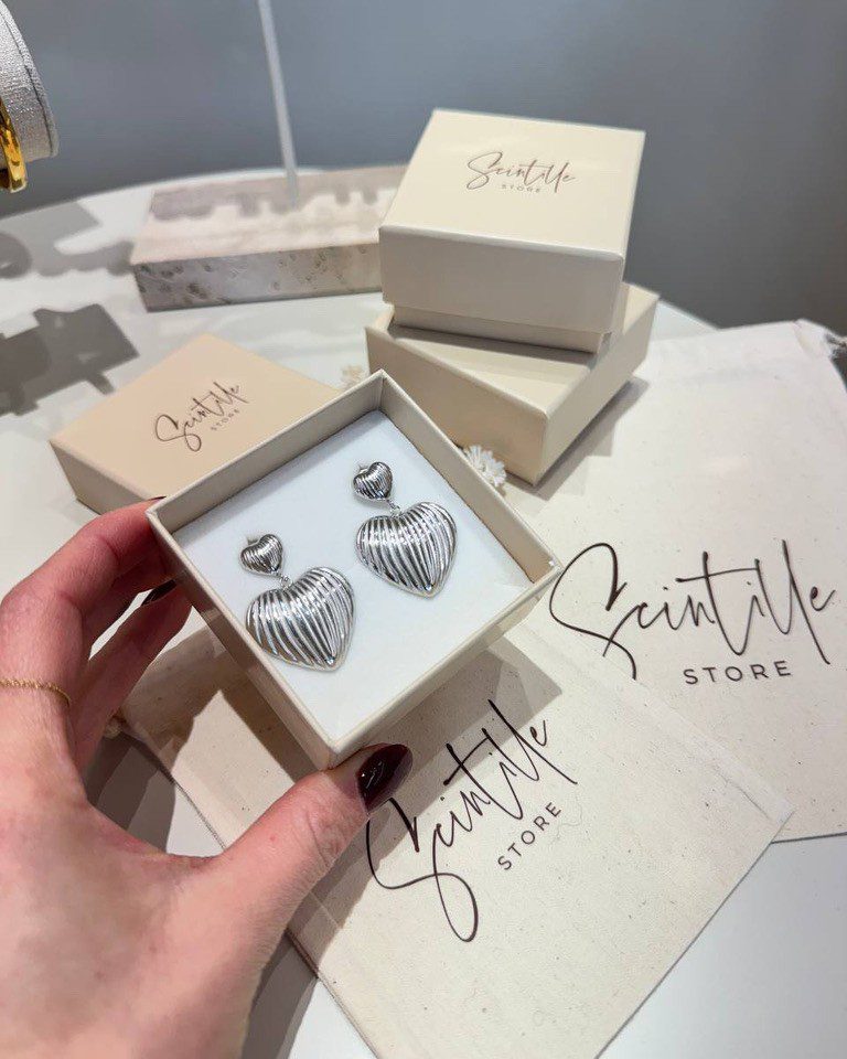 Orecchini argentati pendenti doppio cuore Shop Online Orecchini argentati pendenti doppio cuore