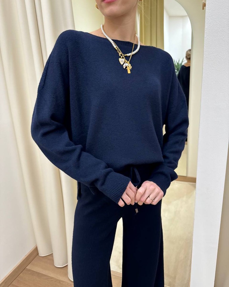 Completo in maglia blu pantalone e maglia barca HaveOne Shop Online Completo in maglia blu pantalone e maglia barca HaveOne