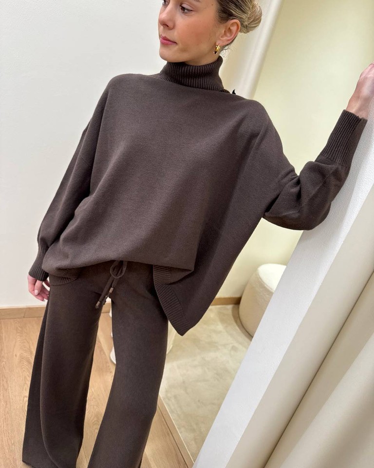 Completo in maglia moro pantalone e maglia collo alto HaveOne Shop Online Completo in maglia moro pantalone e maglia collo alto HaveOne