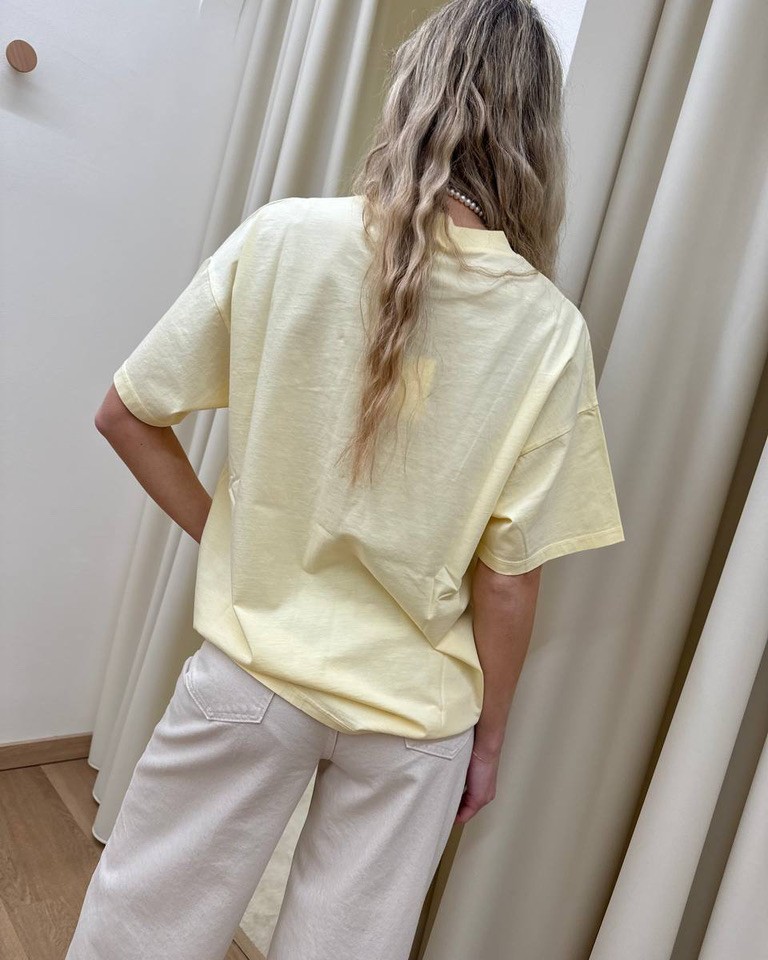T-shirt oversize giallo pastello Vicolo Shop Online T-shirt oversize giallo pastello Vicolo