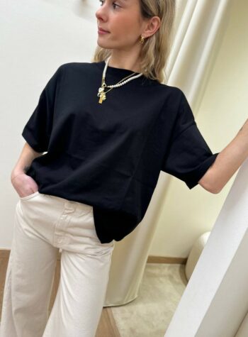 Shop Online T-shirt oversize nera Vicolo