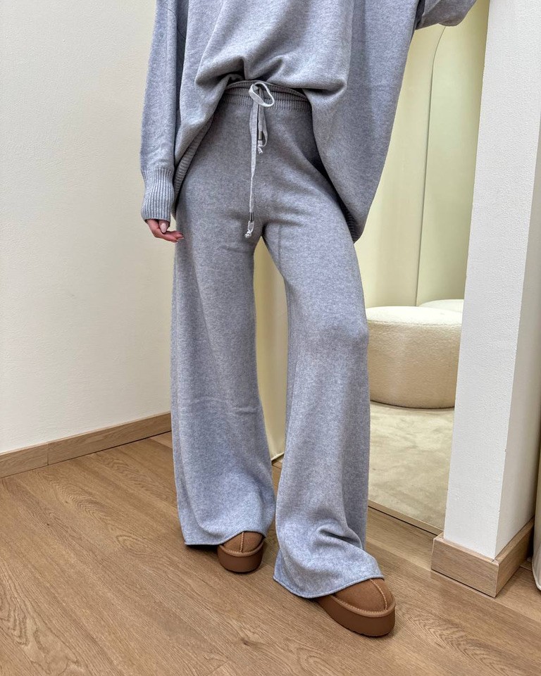 Completo in maglia grigio pantalone e maglia collo alto HaveOne Shop Online Completo in maglia grigio pantalone e maglia collo alto HaveOne