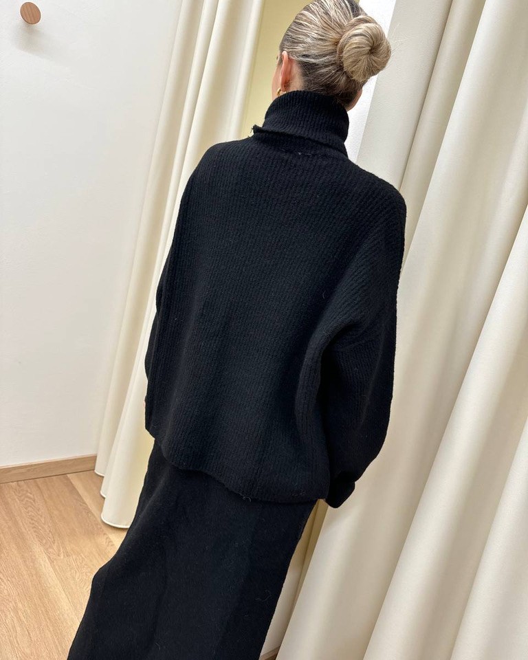 Completo in maglia nero gonna e maglia HaveOne Shop Online Completo in maglia nero gonna e maglia HaveOne