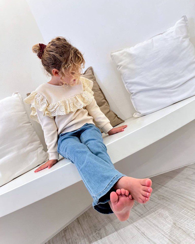 Felpa burro con pizzo san gallo Lil' Atelier Shop Online Felpa burro con pizzo san gallo Lil' Atelier