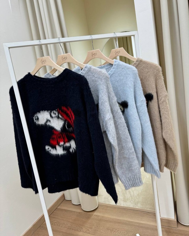 Maglione over beige Snoopy Souvenir Shop Online Maglione over beige Snoopy Souvenir