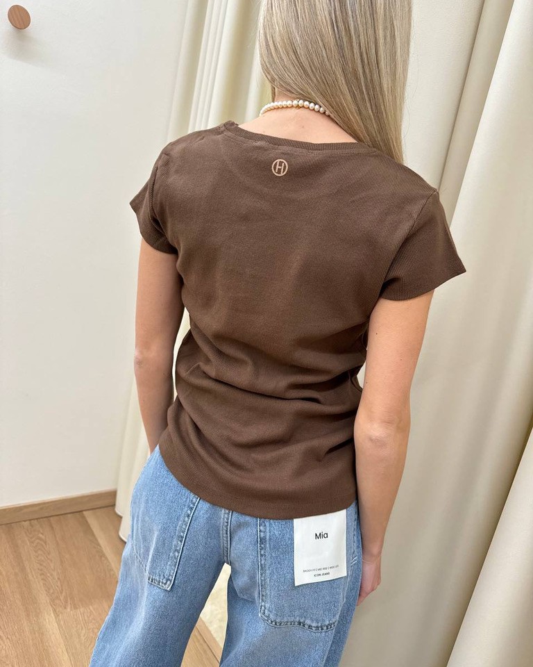 T-shirt girocollo a costine cioccolato HaveOne Shop Online T-shirt girocollo a costine cioccolato HaveOne