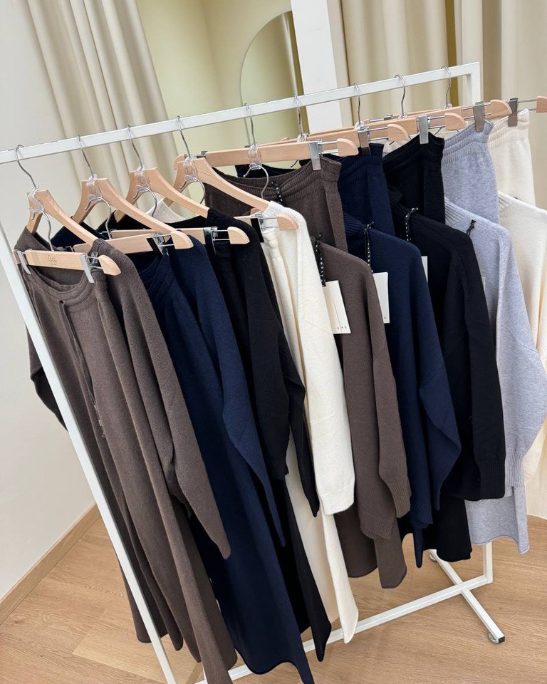 Completo in maglia blu pantalone e maglia barca HaveOne Shop Online Completo in maglia blu pantalone e maglia barca HaveOne