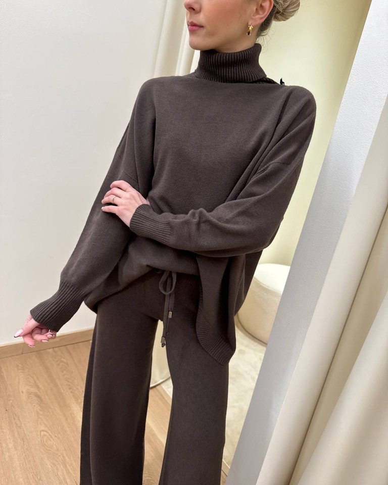 Completo in maglia moro pantalone e maglia collo alto HaveOne Shop Online Completo in maglia moro pantalone e maglia collo alto HaveOne