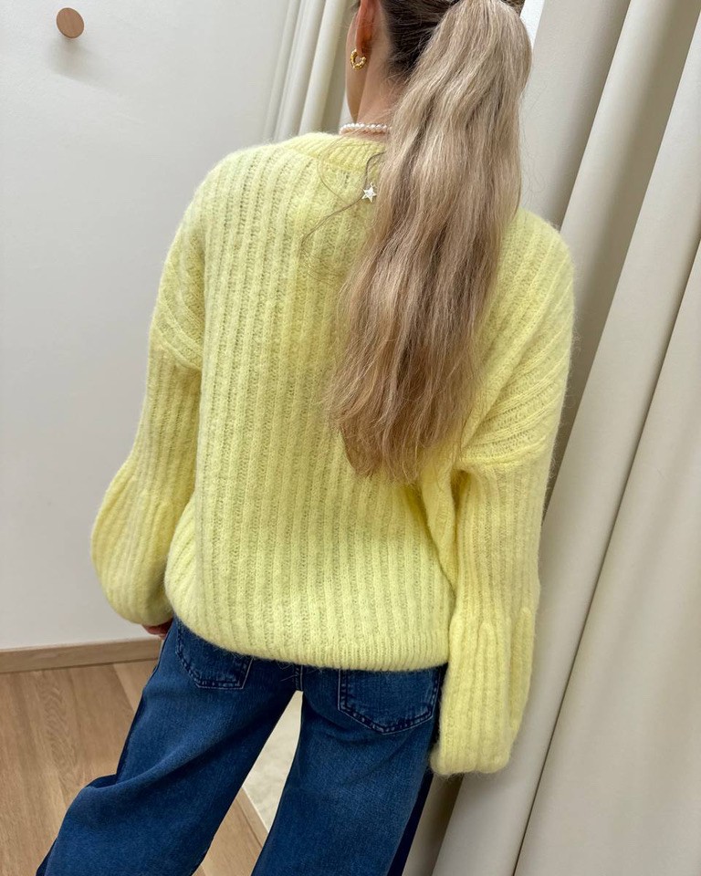 Maglione manica a sbuffo giallo pastello Souvenir Shop Online Maglione manica a sbuffo giallo pastello Souvenir