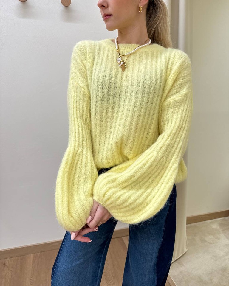 Maglione manica a sbuffo giallo pastello Souvenir Shop Online Maglione manica a sbuffo giallo pastello Souvenir