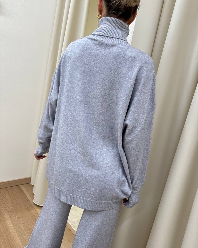 Completo in maglia grigio pantalone e maglia collo alto HaveOne Shop Online Completo in maglia grigio pantalone e maglia collo alto HaveOne