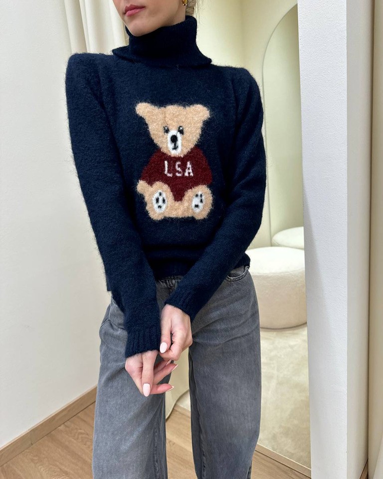 Maglione blu collo alto intarsio orsetto Susy Mix Shop Online Maglione blu collo alto intarsio orsetto Susy Mix