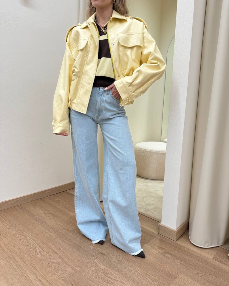 Jeans Lexie chiaro con sfrangiature Vicolo Shop Online Jeans Lexie chiaro con sfrangiature Vicolo