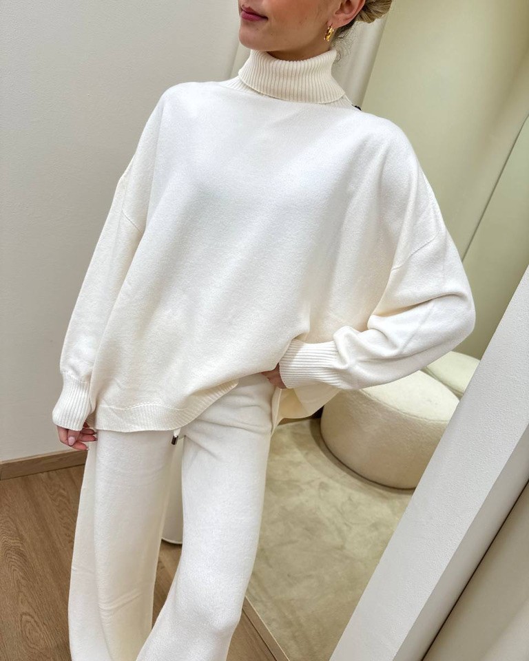 Completo in maglia burro pantalone e maglia collo alto HaveOne Shop Online Completo in maglia burro pantalone e maglia collo alto HaveOne