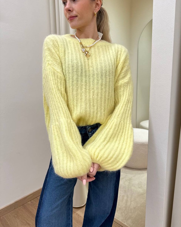 Maglione manica a sbuffo giallo pastello Souvenir Shop Online Maglione manica a sbuffo giallo pastello Souvenir