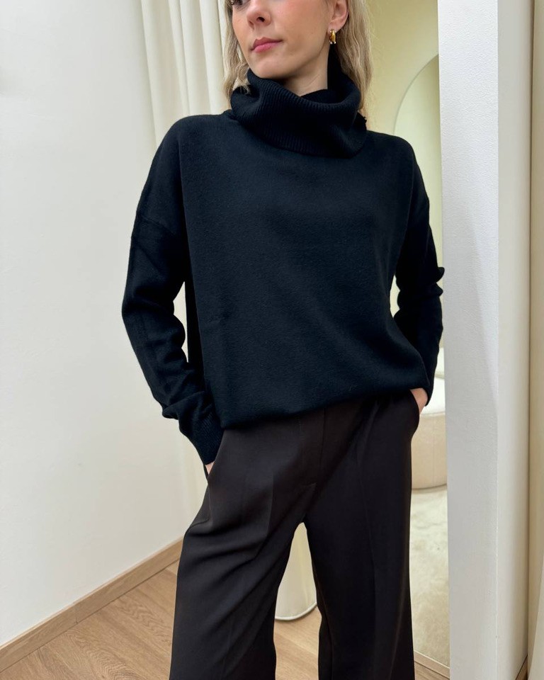 Maglia over collo ciambella nera Susy Mix Shop Online Maglia over collo ciambella nera Susy Mix