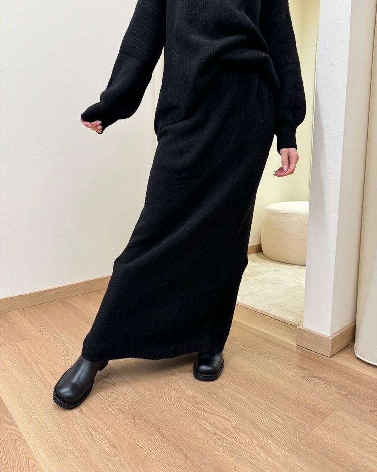 Completo in maglia nero gonna e maglia HaveOne Shop Online Completo in maglia nero gonna e maglia HaveOne