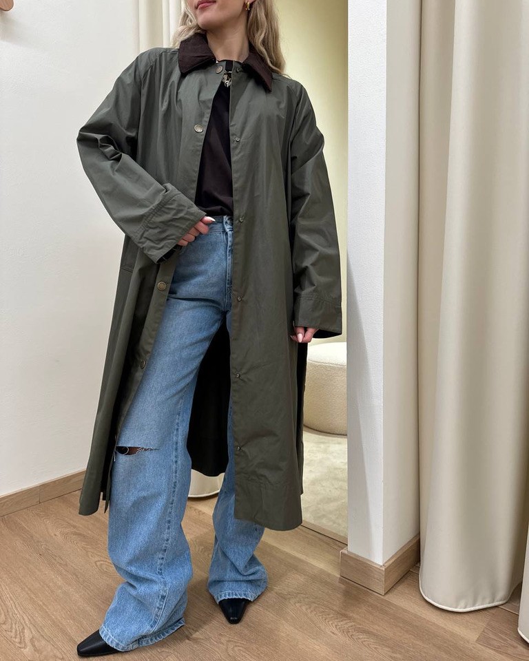 Jeans Alex lavaggio denim con tagli Vicolo Shop Online Jeans Alex lavaggio denim con tagli Vicolo