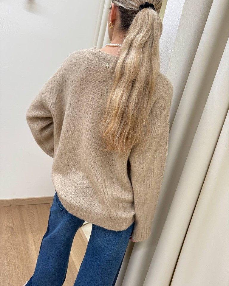 Maglione over beige Snoopy Souvenir Shop Online Maglione over beige Snoopy Souvenir