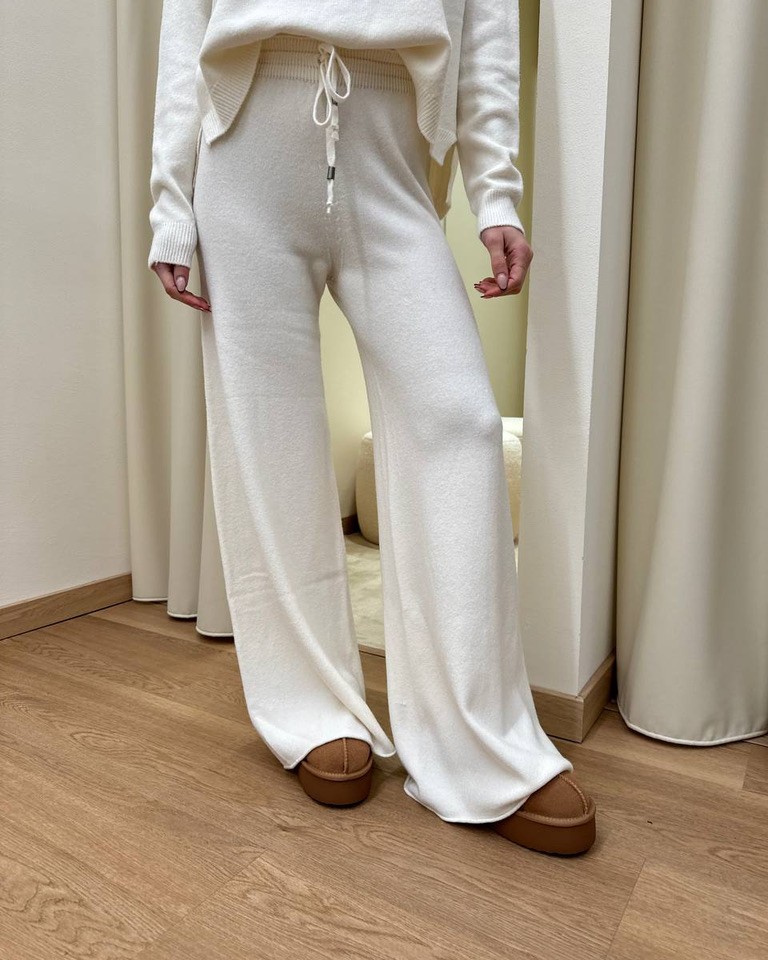 Completo in maglia burro pantalone e maglia collo alto HaveOne Shop Online Completo in maglia burro pantalone e maglia collo alto HaveOne