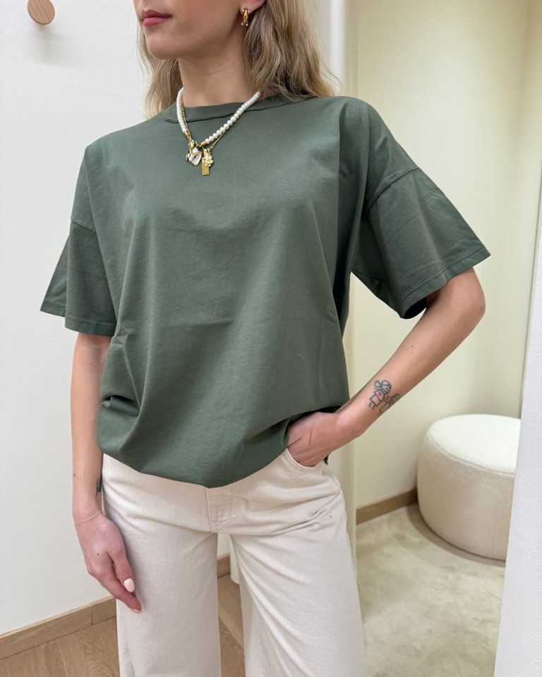 T-shirt oversize verde salvia Vicolo Shop Online T-shirt oversize verde salvia Vicolo