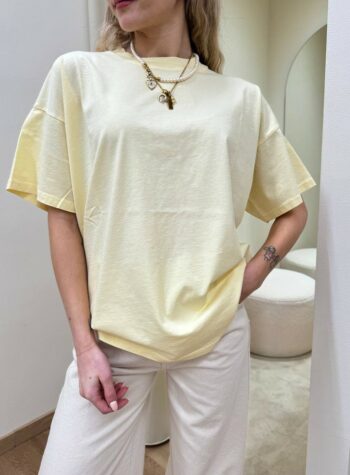 Shop Online T-shirt oversize giallo pastello Vicolo
