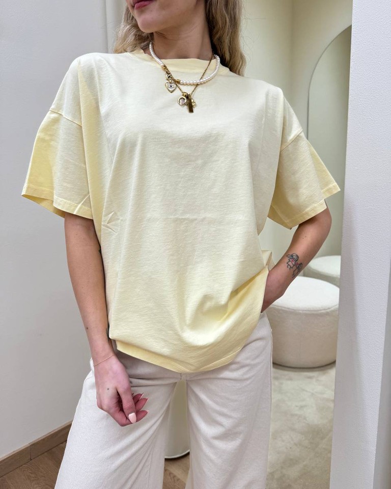 T-shirt oversize giallo pastello Vicolo Shop Online T-shirt oversize giallo pastello Vicolo