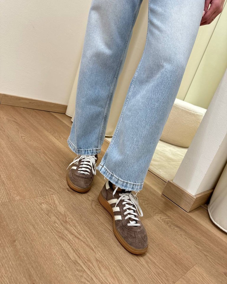 Jeans Kate denim chiaro con rotture Vicolo Shop Online Jeans Kate denim chiaro con rotture Vicolo