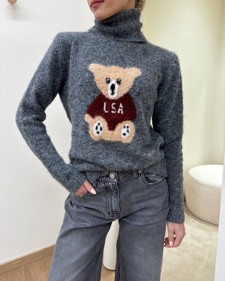 Maglione grigio collo alto intarsio orsetto Susy Mix Shop Online Maglione grigio collo alto intarsio orsetto Susy Mix