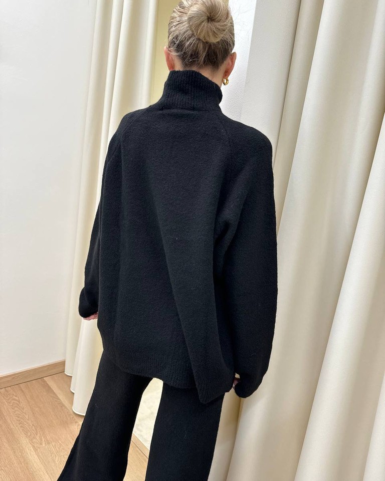 Completo in maglia rasata nero pantalone e maglia HaveOne Shop Online Completo in maglia rasata nero pantalone e maglia HaveOne