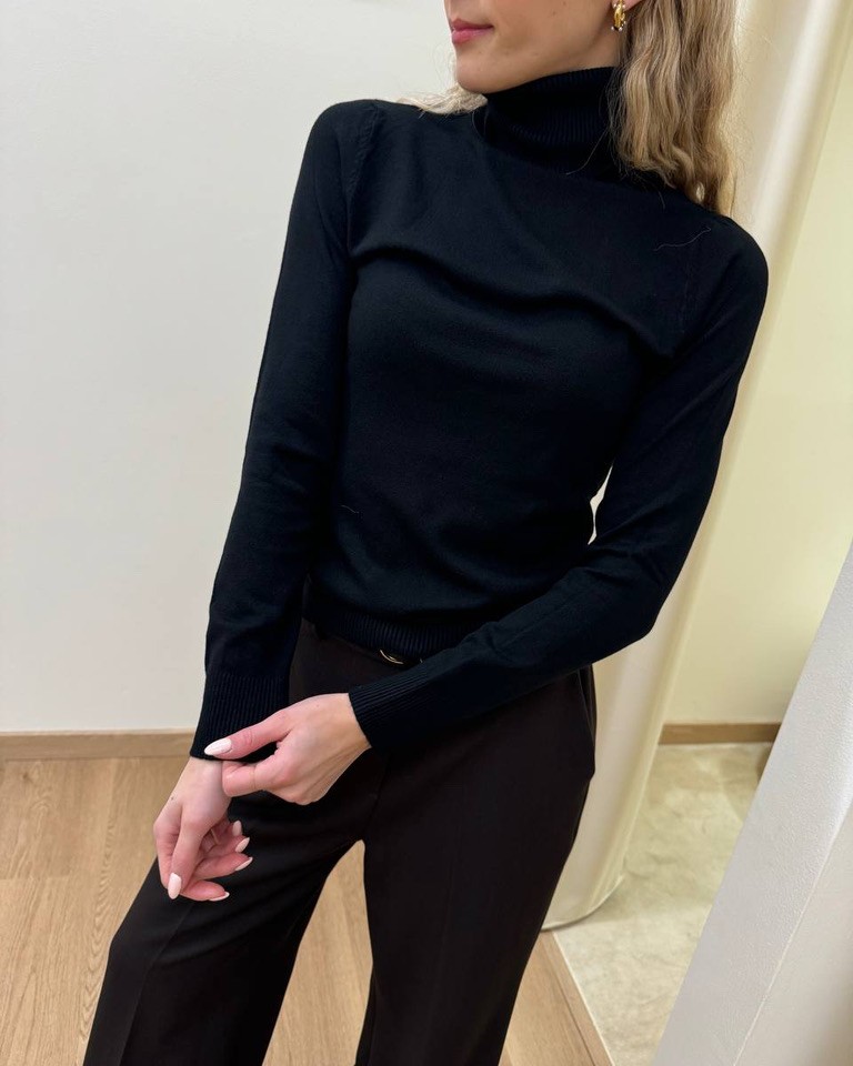 Dolcevita in maglia rasata nero Susy Mix Shop Online Dolcevita in maglia rasata nero Susy Mix