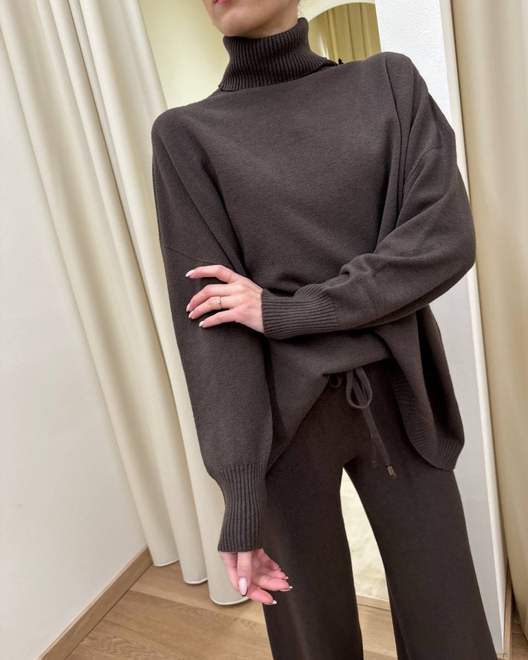 Completo in maglia moro pantalone e maglia collo alto HaveOne Shop Online Completo in maglia moro pantalone e maglia collo alto HaveOne