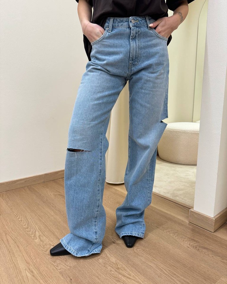 Jeans Alex lavaggio denim con tagli Vicolo Shop Online Jeans Alex lavaggio denim con tagli Vicolo