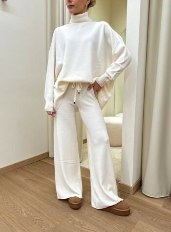 Shop Online Completo in maglia burro pantalone e maglia collo alto HaveOne