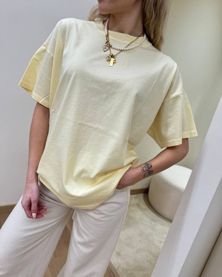 T-shirt oversize giallo pastello Vicolo Shop Online T-shirt oversize giallo pastello Vicolo
