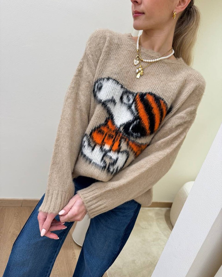 Maglione over beige Snoopy Souvenir Shop Online Maglione over beige Snoopy Souvenir