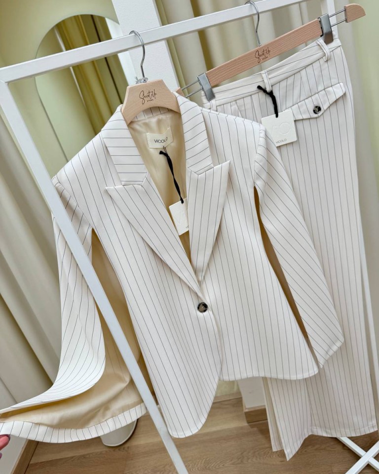 Pantalone palazzo gessato panna e nero Vicolo Shop Online Pantalone palazzo gessato panna e nero Vicolo