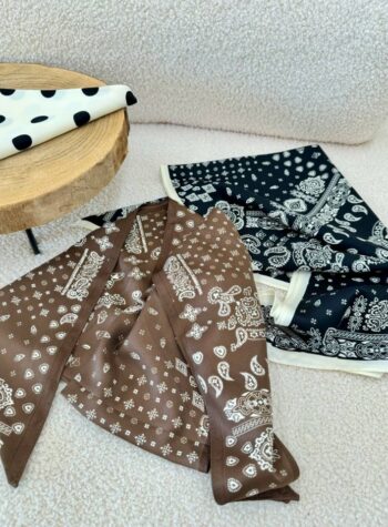 Shop Online Foulard triangolo bandana cioccolato Club Manhattan