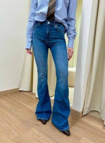 Shop Online Jeans Gisele flare scuro Vicolo