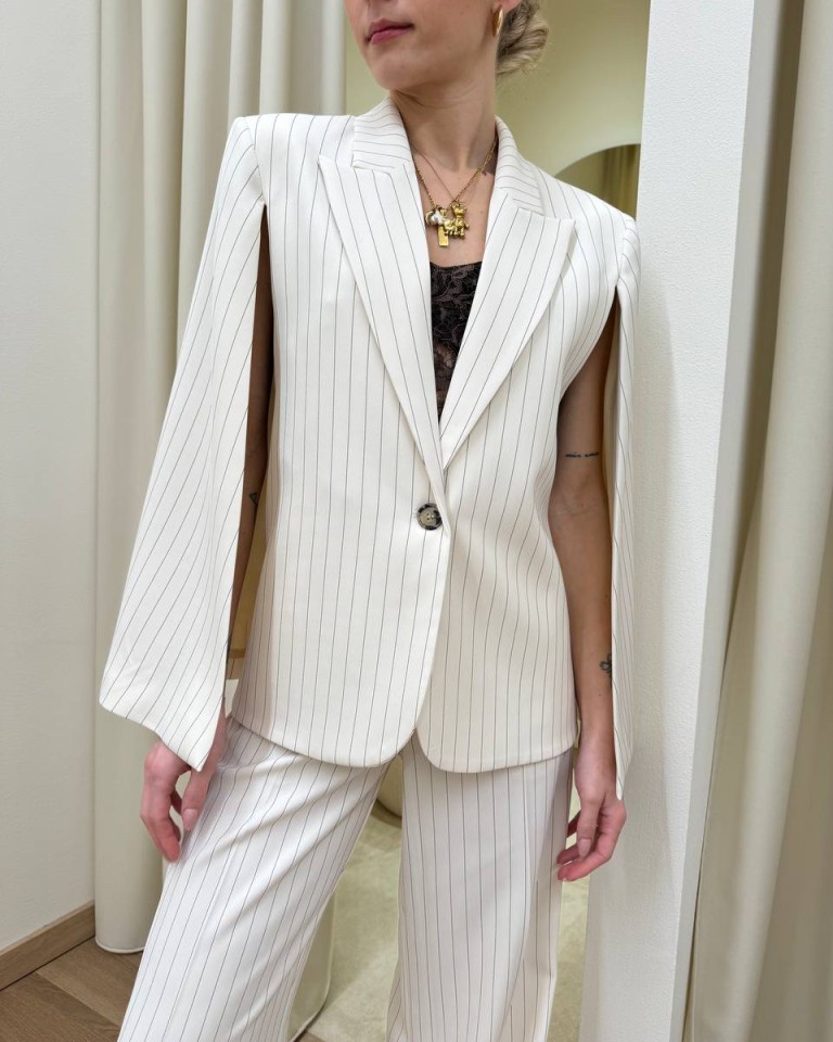 Blazer mantella gessata panna e nero Vicolo Shop Online Blazer mantella gessata panna e nero Vicolo