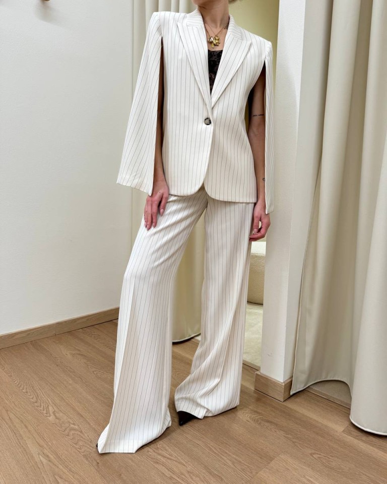 Blazer mantella gessata panna e nero Vicolo Shop Online Blazer mantella gessata panna e nero Vicolo