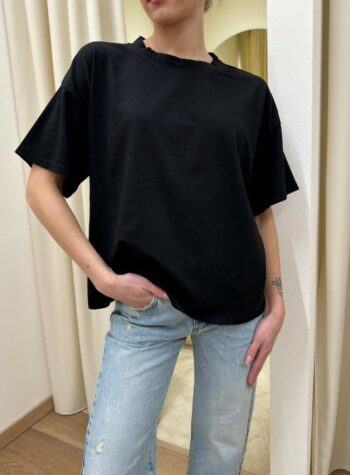 Shop Online T-shirt over scatoletta nera HaveOne