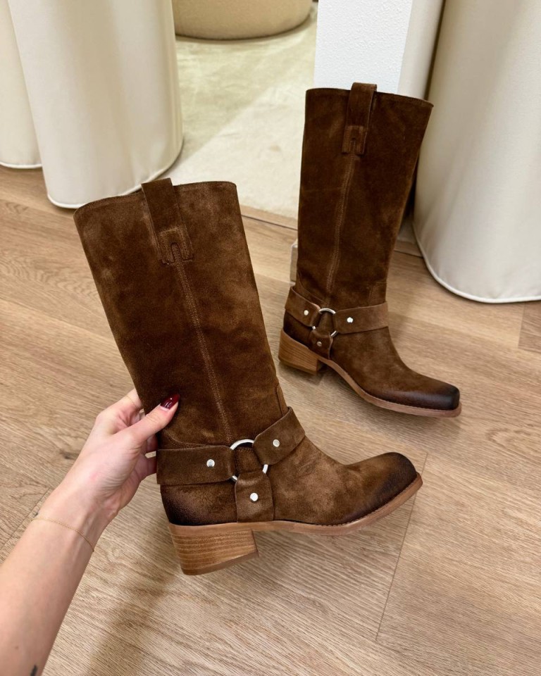 Stivale in camoscio tabacco Ovyè Shop Online Stivale in camoscio tabacco Ovyè