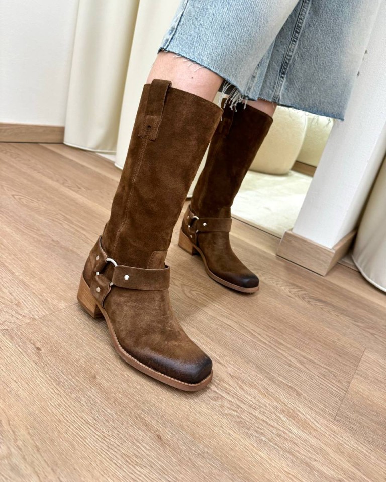 Stivale in camoscio tabacco Ovyè Shop Online Stivale in camoscio tabacco Ovyè