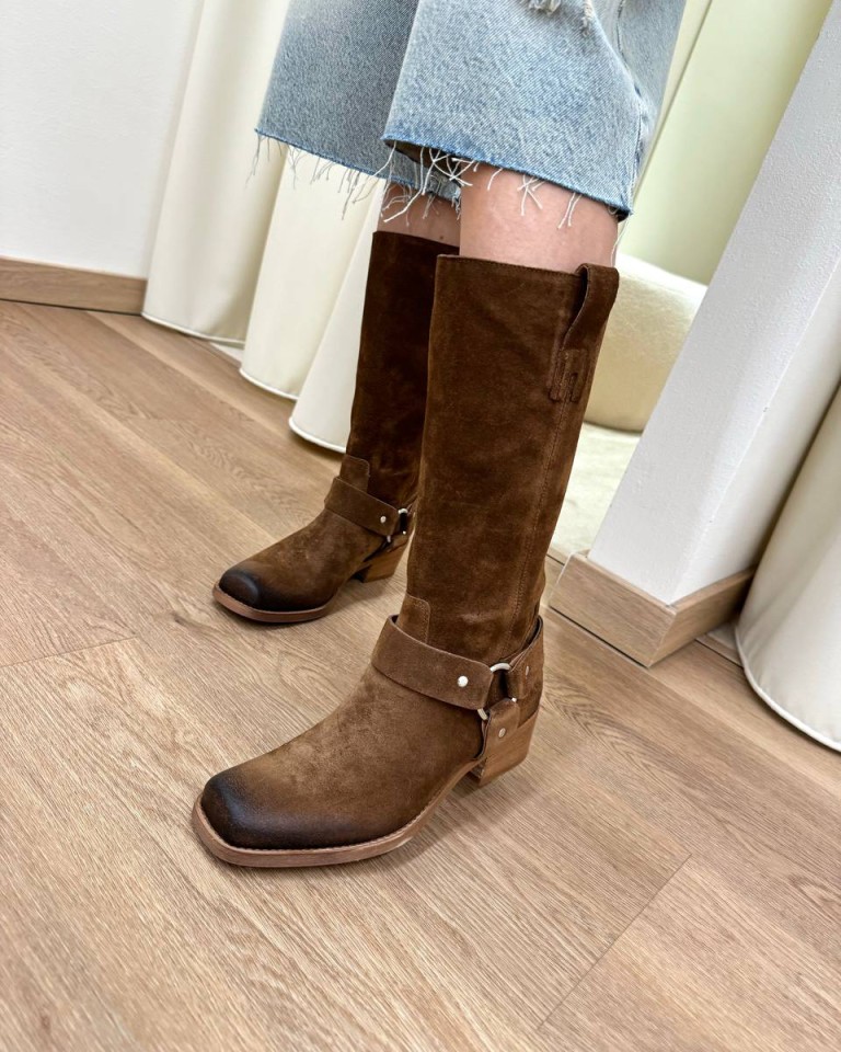 Stivale in camoscio tabacco Ovyè Shop Online Stivale in camoscio tabacco Ovyè