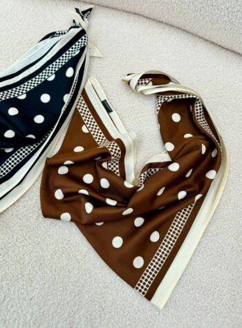 Shop Online Foulard triangolo pois cioccolato e burro Club Manhattan