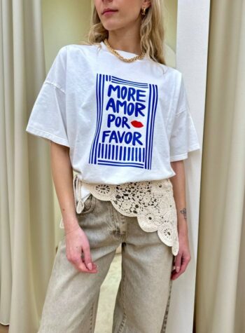 Shop Online T-shirt oversize bianca stampa "More Amor.." Vicolo