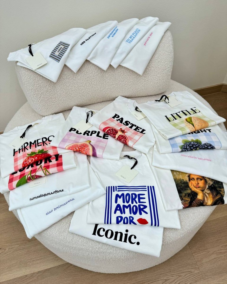 T-shirt oversize bianca stampa "More Amor.." Vicolo Shop Online T-shirt oversize bianca stampa "More Amor.." Vicolo