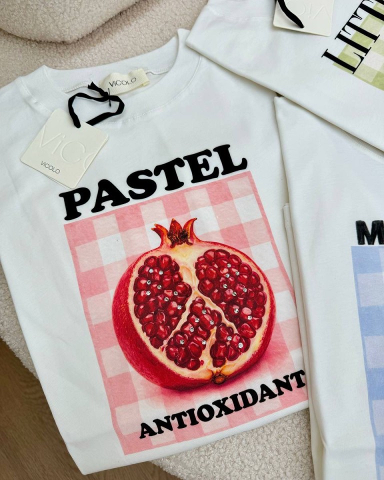 T-shirt oversize bianca stampa melograno Vicolo Shop Online T-shirt oversize bianca stampa melograno Vicolo